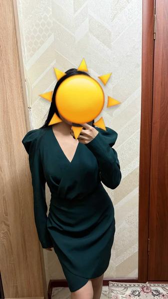 Продам платье изумрудного цвета