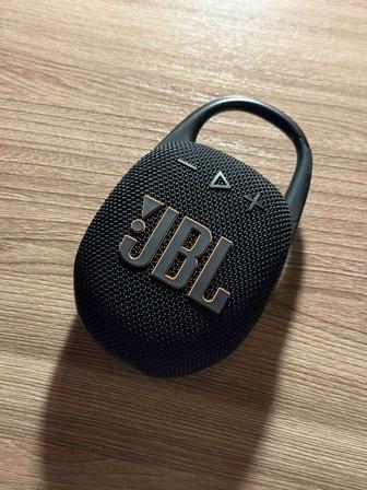 Продам оригинальную колонку JBL Clip 5