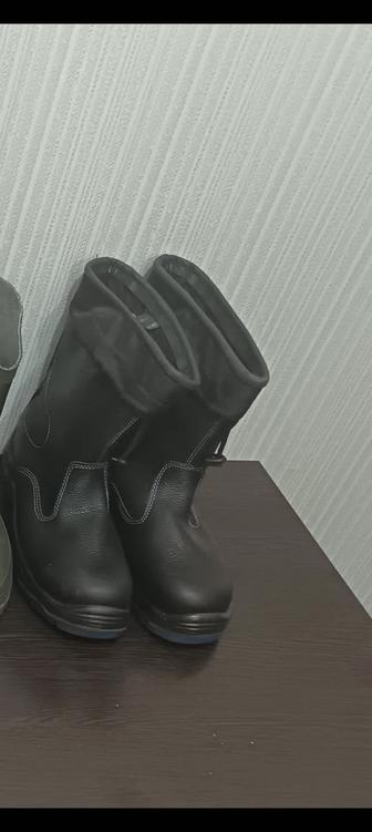 Продам зимние сапоги