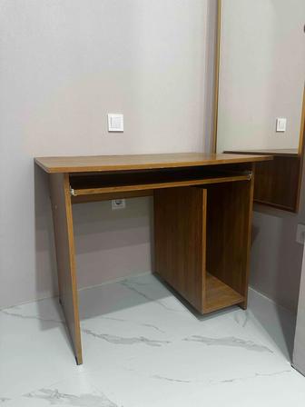 Продается компьютерный стол