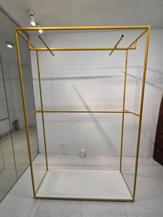 Золотые рейлы двухъярусный для одежды бутик/шоурум (150 см)