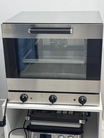 Духовая печь Smeg. 8 противней и тумба в подарок