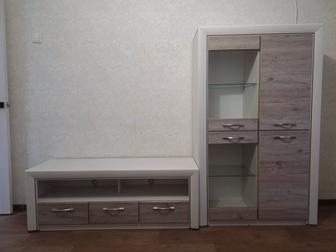новая стенка (тумба с витриной)