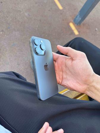 Продам iPhone 15 pro телефон
