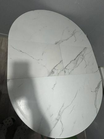 Продаю стол кухонный