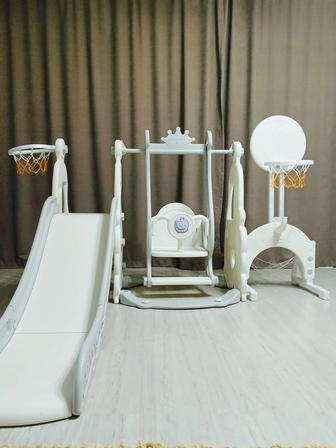 качели горка детям