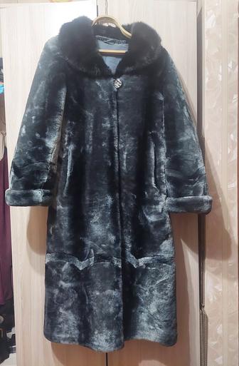 Мутоновая шуба с норковым воротником