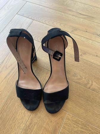 Продаю обувь Б/у в хорошем состоянии