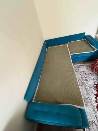 Продам белорусский угловой диван длина 2.45,ширина 1.80