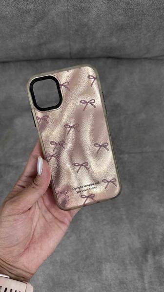 Чехлы на IPhone 11