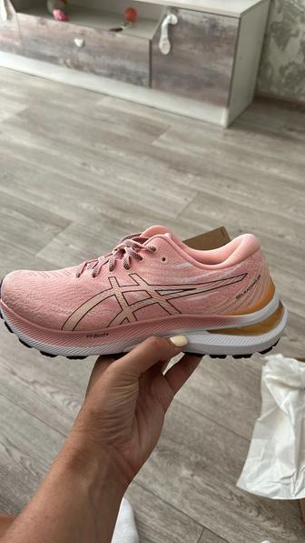 Кроссовки asics