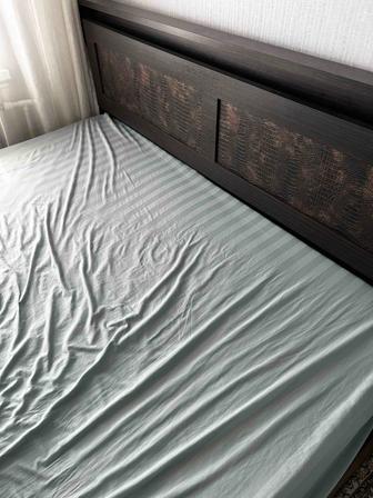 Кровать с матрасом 2х спальная