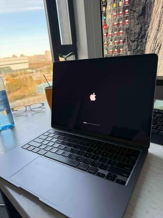 MacBook AirM3/2024