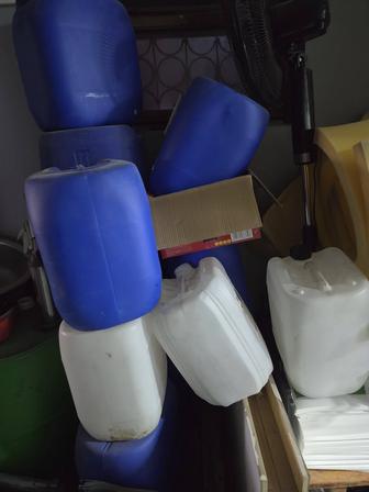 Отдам канистры бесплатно