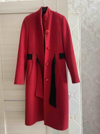 Пальто продам б/у
