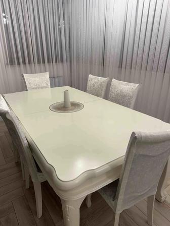 Продам стол обеденный и стулья 6 штук