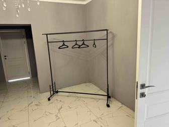 Продам стойки вешалки 3 шт