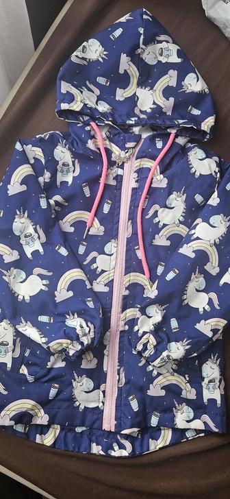 Продам ветровку на девочку