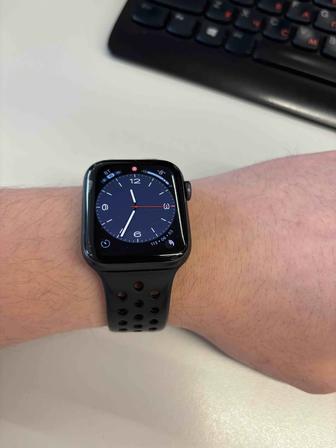 Apple Watch SE 44mm