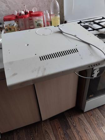 Вытежка для кухни продам