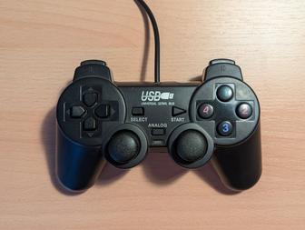 Старенький геймпад под PS2.