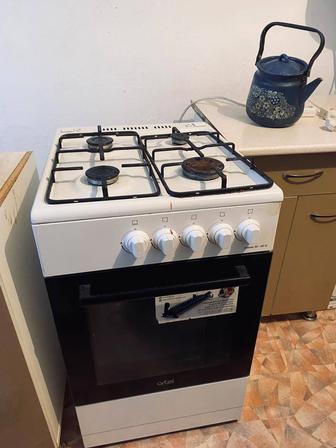 Продам газ плиту