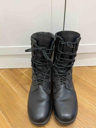 Продается берцы