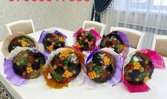 Продаю букеты,клубнику финики в шоколаде