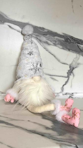 Сидячий Скандинавский Гном с мягкими ножками