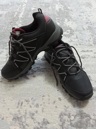 Продам кроссовки