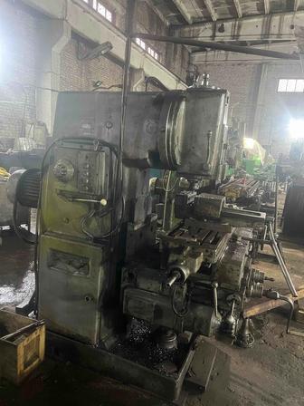 Вертикально-фрезерный станок 6Р12