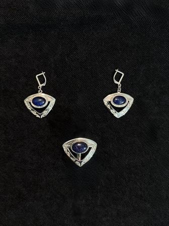 Продам эксклюзивный комплект из чистого серебра