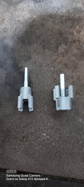 Резьбой инструмент.