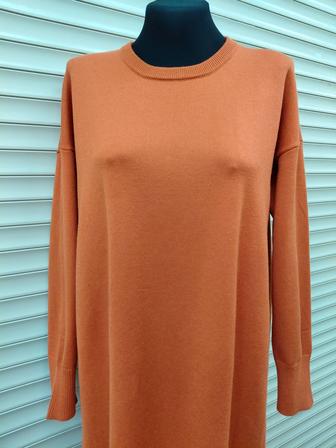 Продажа женских платьев.