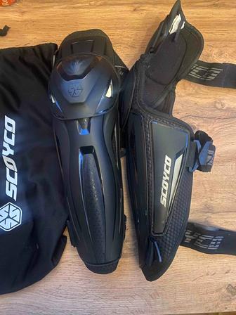 Наколенники Scoyco (мото)