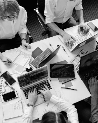 Презентации в Canva, рекламные креативы, сайты на Tilda