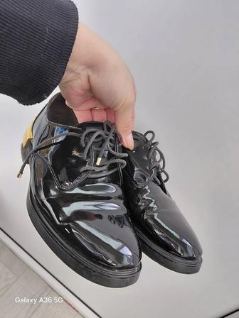 Продам женская обувь ботинки