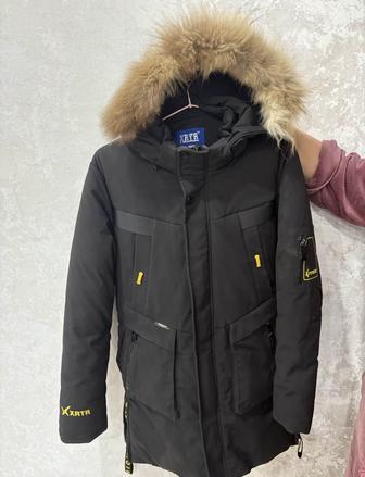 Продам зимнюю куртку мальчику.Очень теплая.Аляска.Цвет черный.