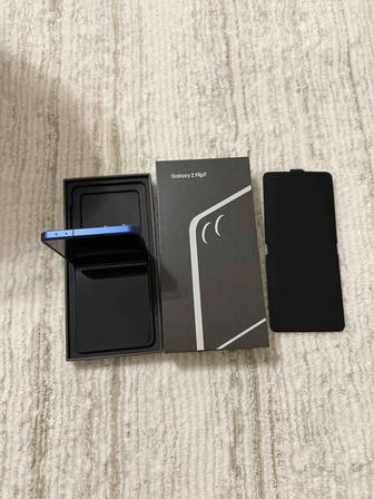 Samsung Z Flip 7, 256GB почти новый/покупали в Корее/ возможно обмен