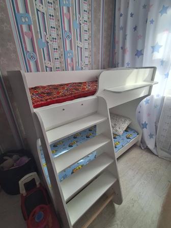 Детская двухяростная кровать