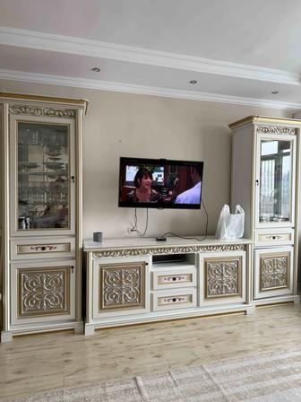 Поодам стенку в гостиную