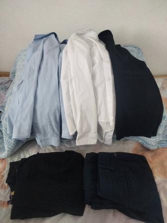 Отдам даром,вещи школьные.(Рубашки,брюки,жилетка)