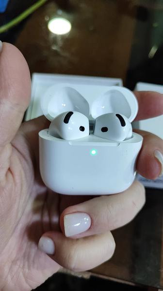 AirPods 4