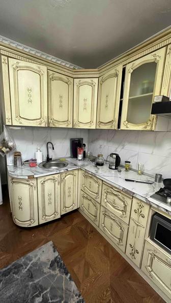 Срочно продаю кухонный гарнитур