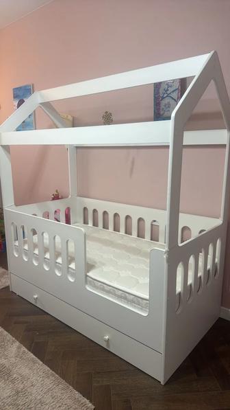Продам кровать-домик