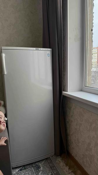 Продам морозильник Атлант (2 месяца в эксплуатации)