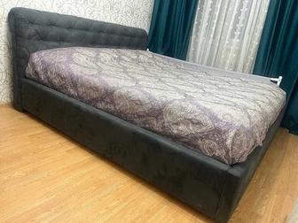 Двухспальный с подъемным механизмом и матрасом