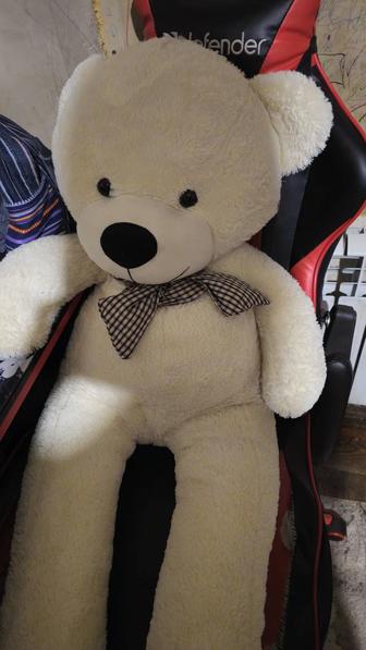 Продам большого плюшевого мишку (белый)