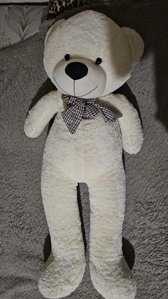 Продам большого плюшевого мишку (белый)