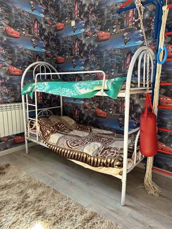 Двухъярусная кровать